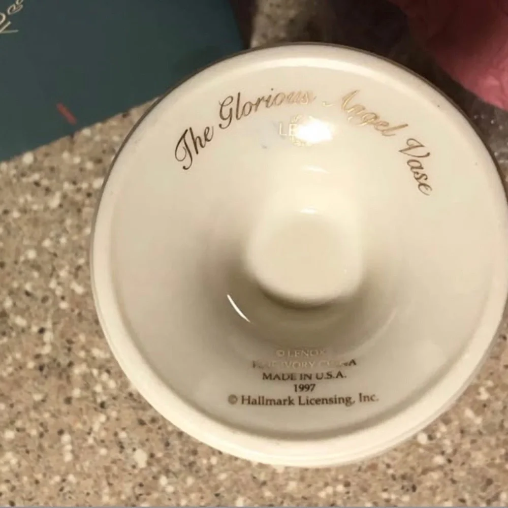 Lenox Angel Porcelain Vase “The Glorious Angel Vase” Vtg. 1997 USA